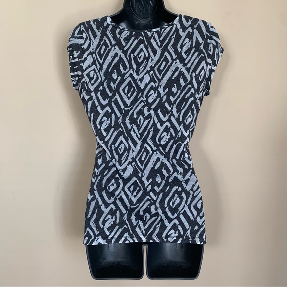 3/$15 SALE Dots Black White V-Neck Sheer Pattern Short Sleeve Top - Picture 2 of 8